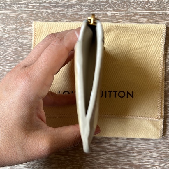 Louis Vuitton Poudre Monogram Vernis Pochette Cles Key and Change Holder Beige - Picture 7 of 17